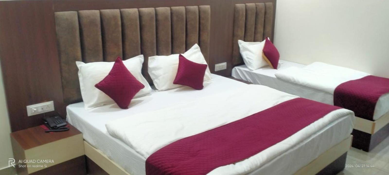 Satya Residency Otel Katra  Dış mekan fotoğraf