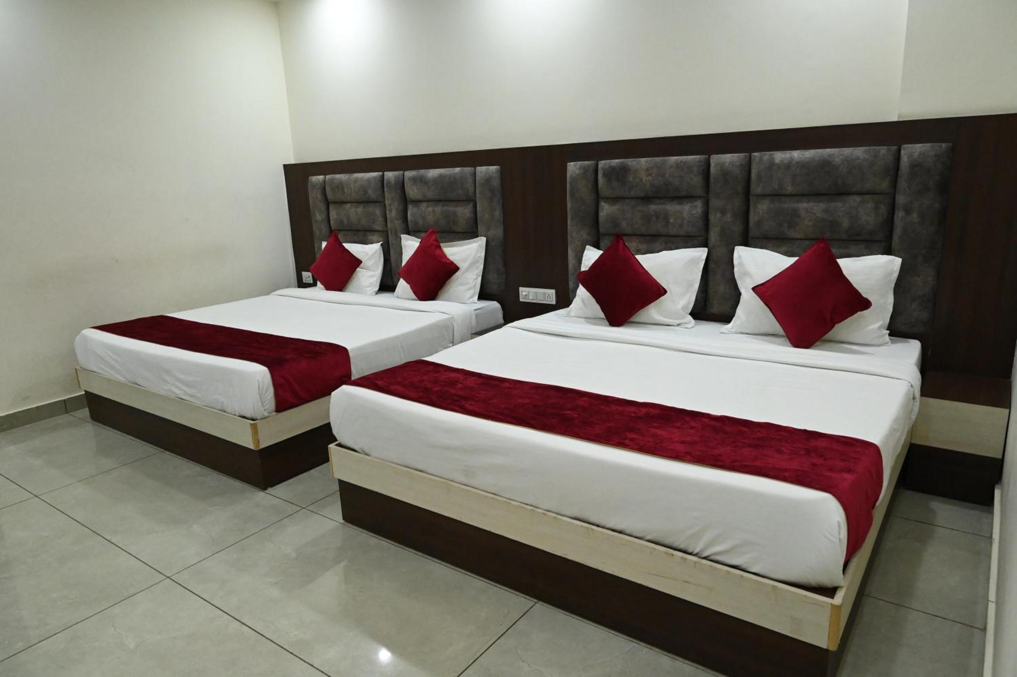 Satya Residency Otel Katra  Dış mekan fotoğraf
