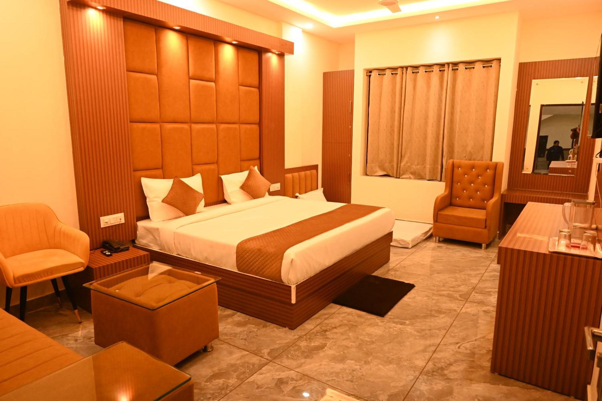 Satya Residency Otel Katra  Dış mekan fotoğraf