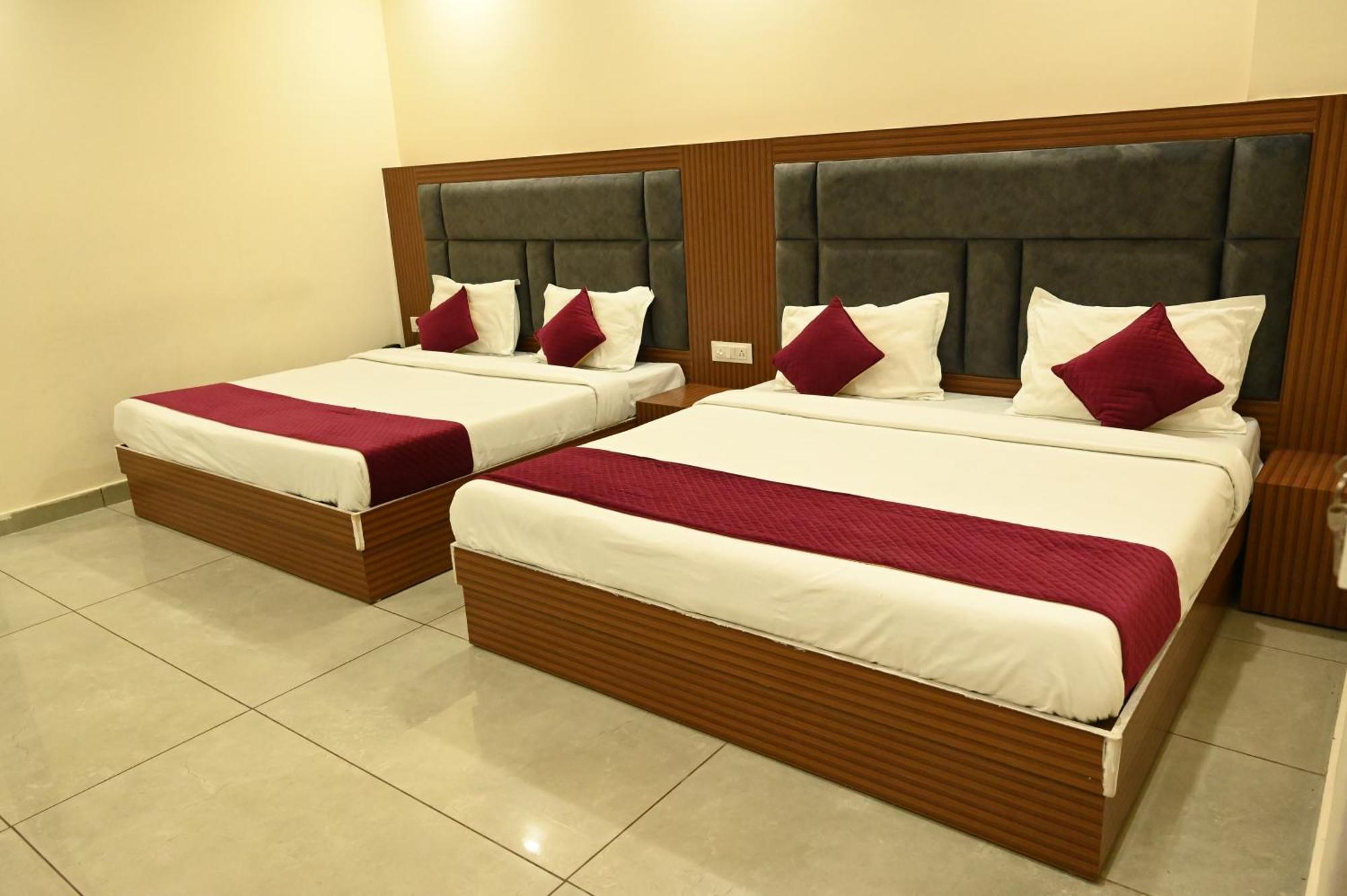 Satya Residency Otel Katra  Dış mekan fotoğraf