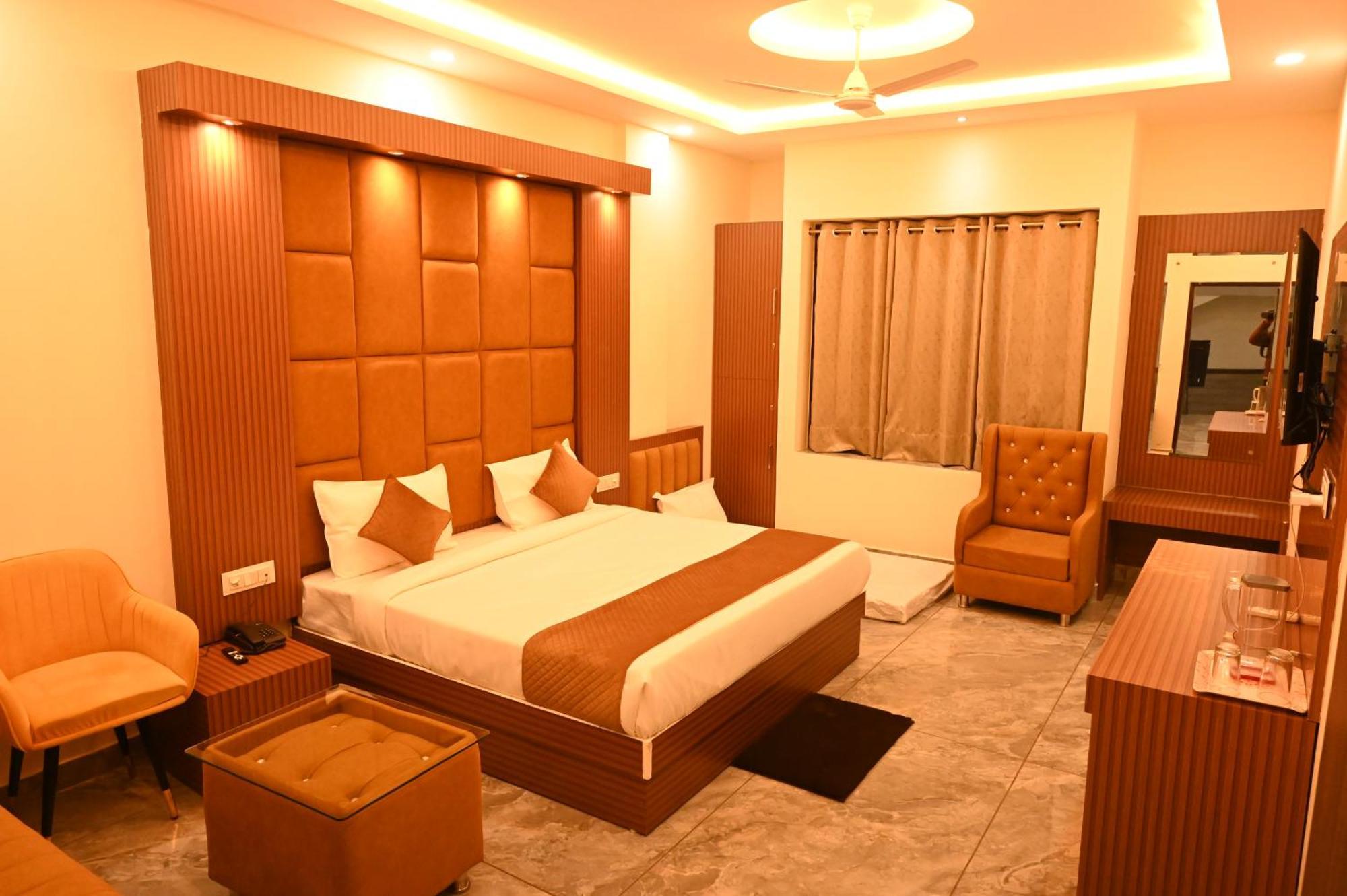 Satya Residency Otel Katra  Dış mekan fotoğraf