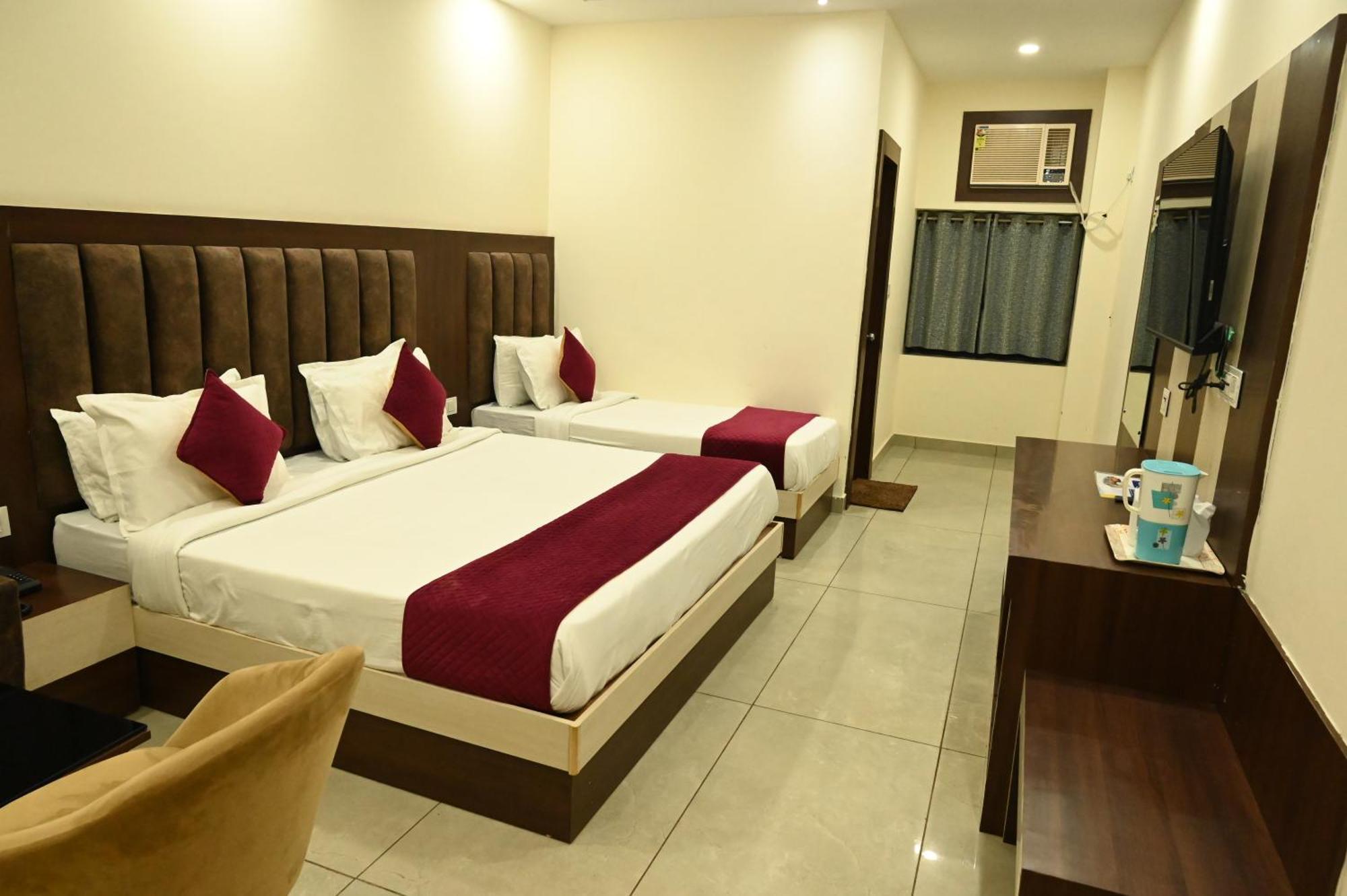 Satya Residency Otel Katra  Dış mekan fotoğraf
