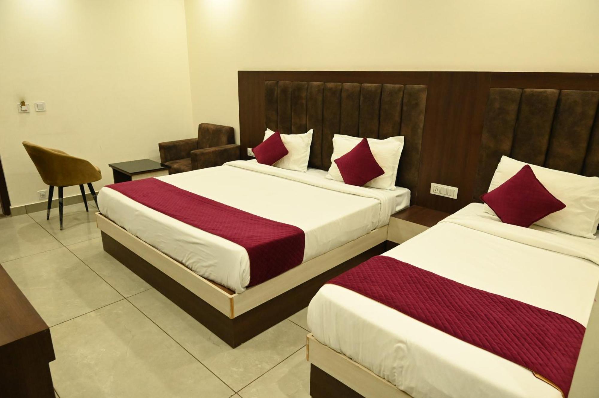 Satya Residency Otel Katra  Dış mekan fotoğraf